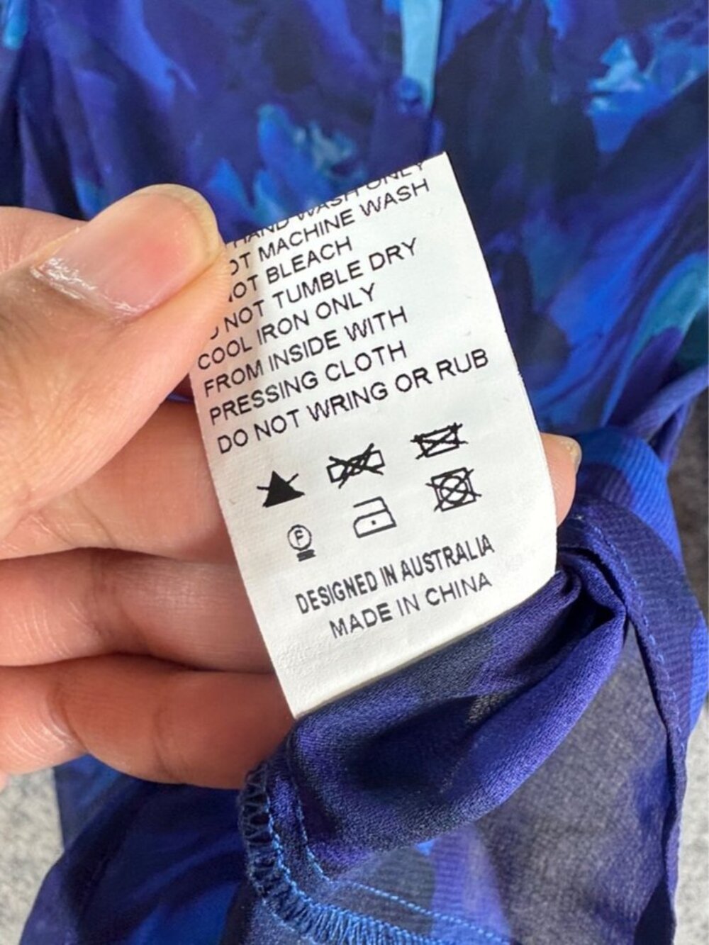 RNWY RUNAWAY Sheer Blue Abstract Print Button Up Floral Blouse Size M Career - Picture 6 of 15